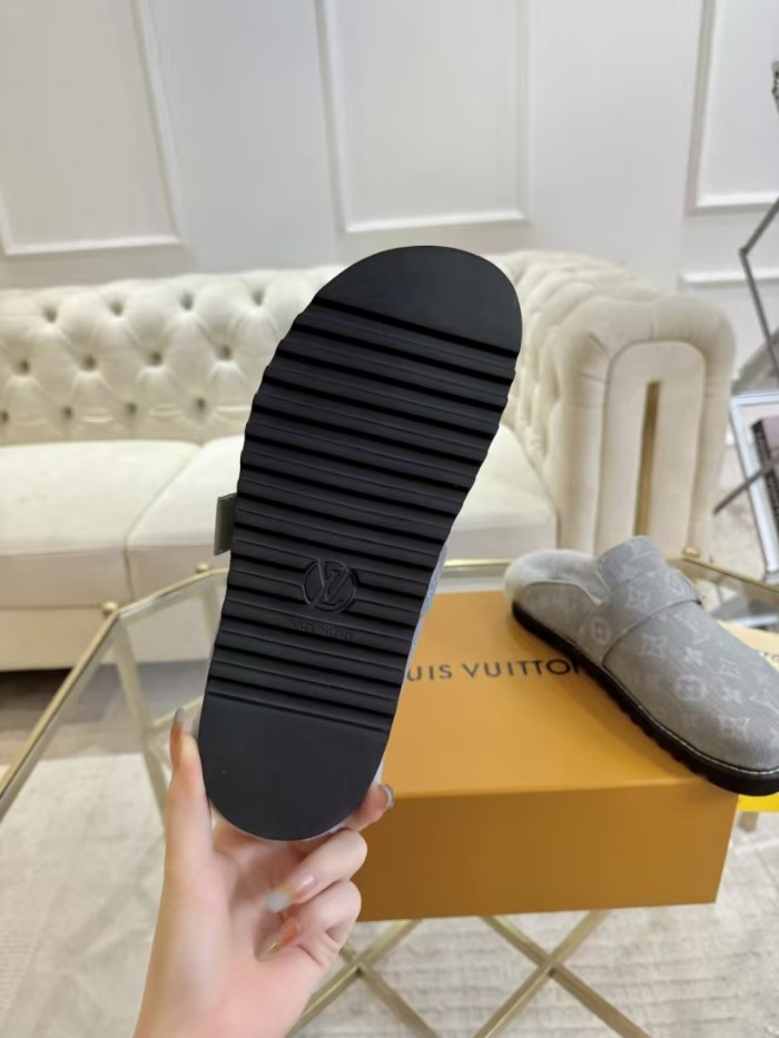 LV shoes 029 HL562