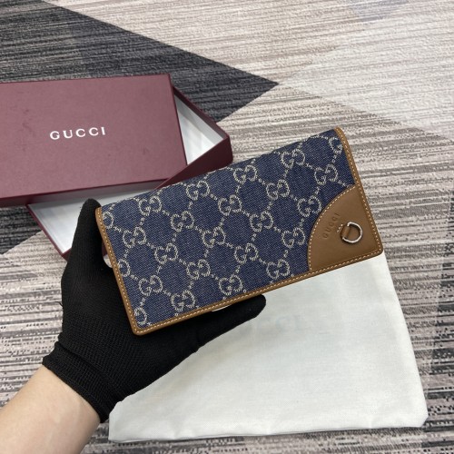 Gucci Emblem Wallet 821802 LM042 19cm