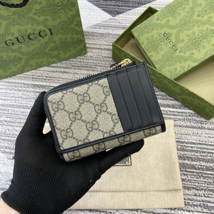 Gucci Emblem Wallet 821804 LM022 13cm