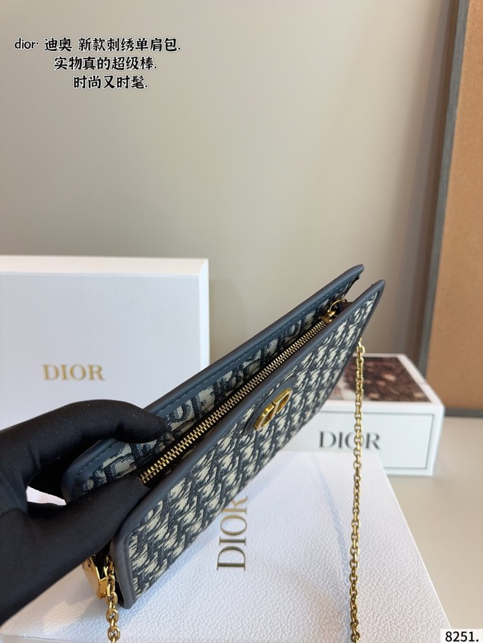 Dior 30 Montaigne Dea Clutch 007 DB571 26cm