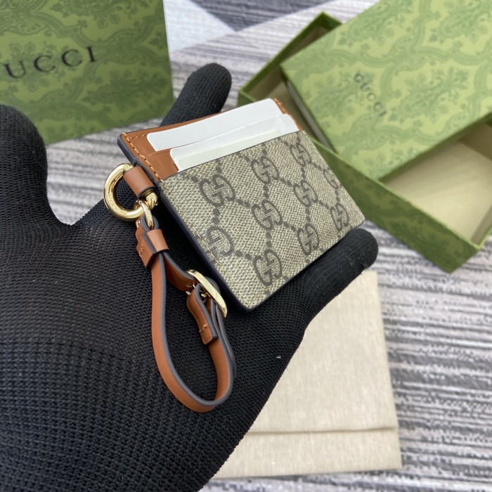 Gucci Emblem Wallet 819121 LM061 10cm