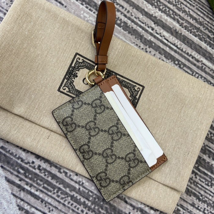 Gucci Emblem Wallet 819121 LM061 10cm