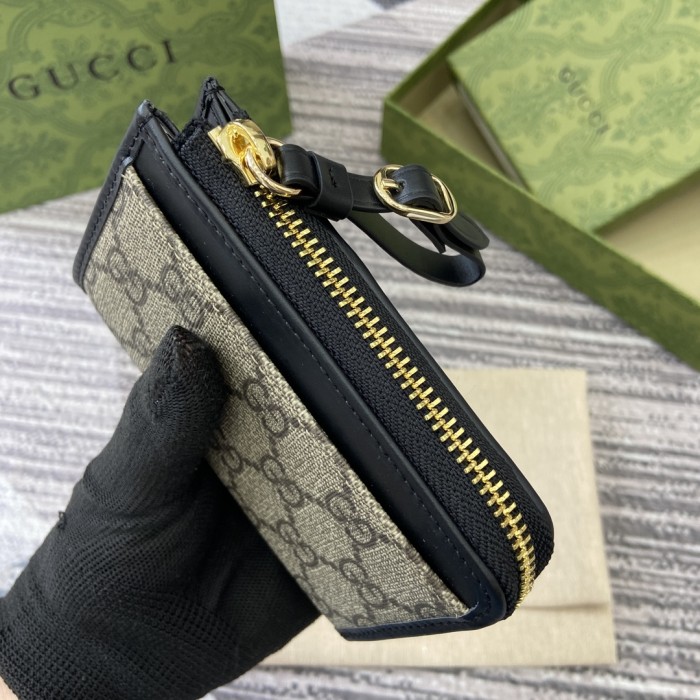 Gucci Emblem Wallet 821804 LM022 13cm