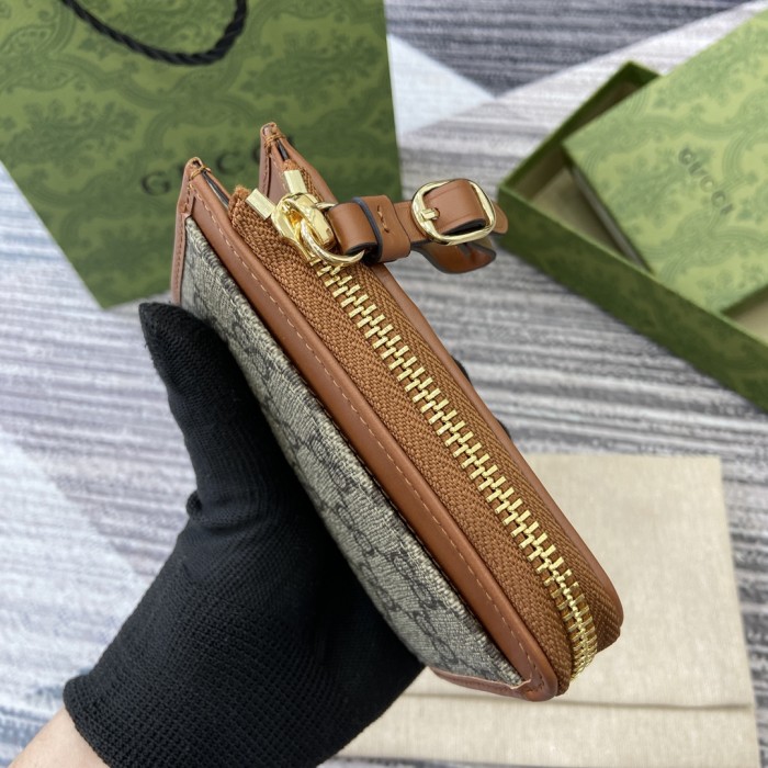 Gucci Emblem Wallet 821804 LM022 13cm
