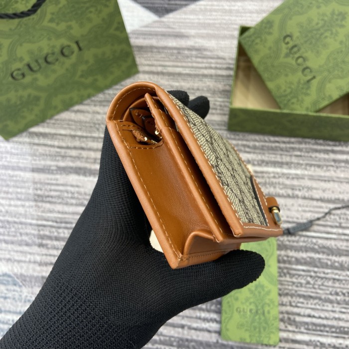 Gucci Emblem Wallet 820692 LM032 11cm