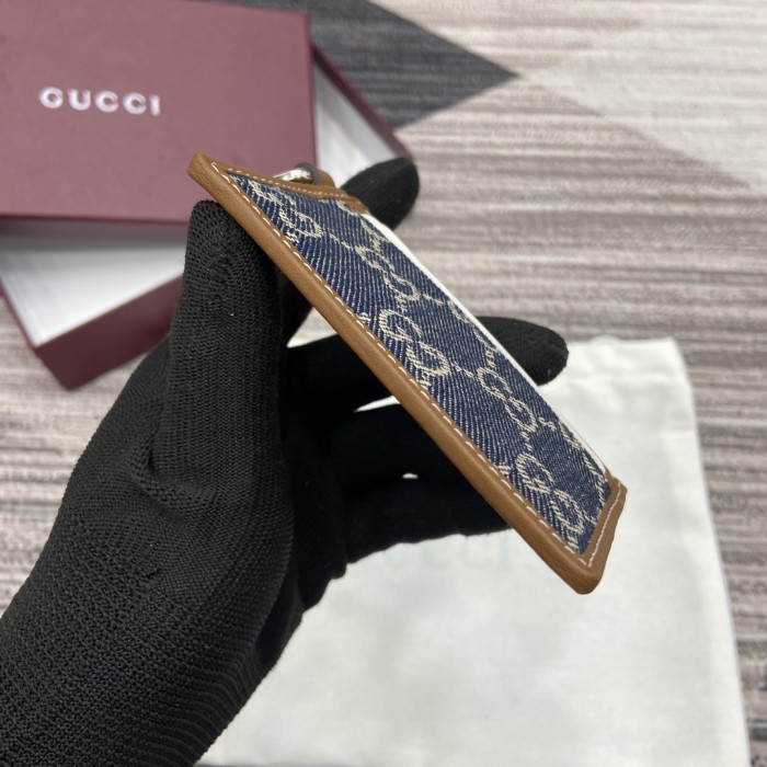 Gucci Emblem Wallet 819121 LM061 10cm