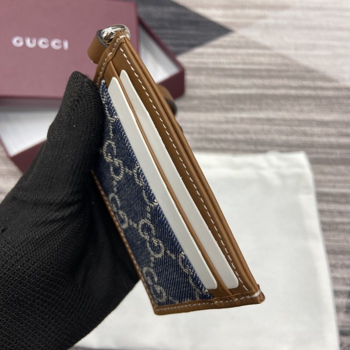 Gucci Emblem Wallet 819121 LM061 10cm