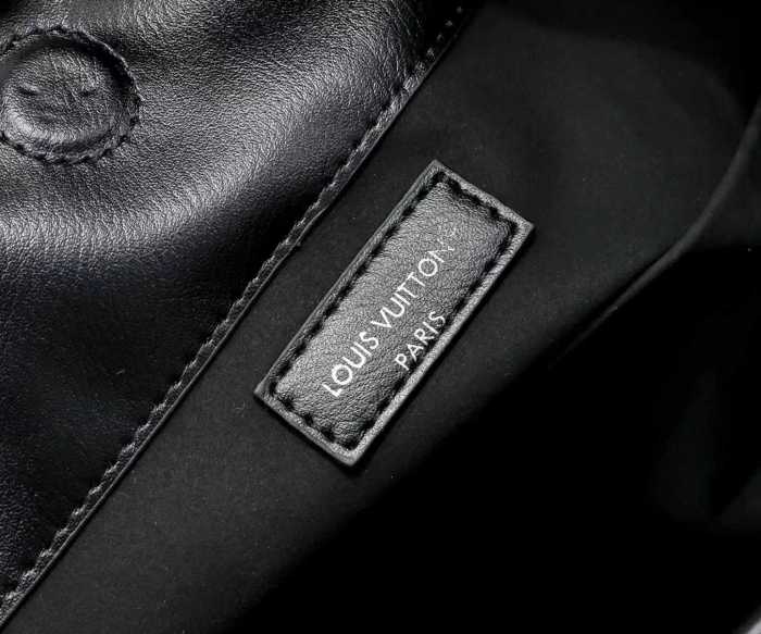 LV Off Duty Vibe Bag M25545 XX051 33cm