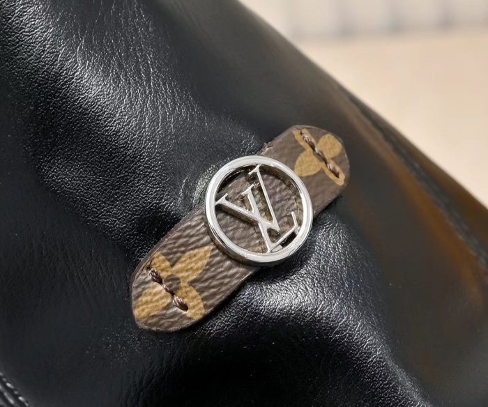 LV Off Duty Vibe Bag M25545 XX051 33cm