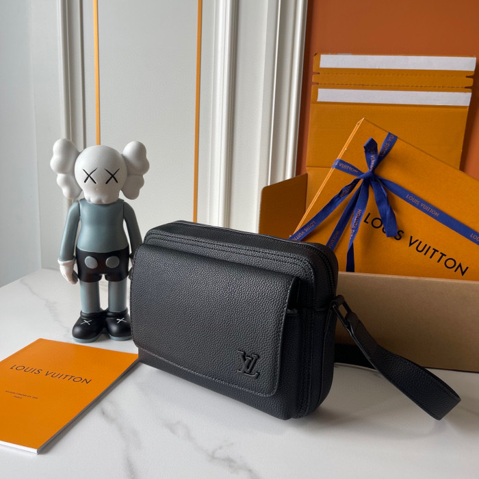 LV Boarding Bag M15265 XX051 24cm