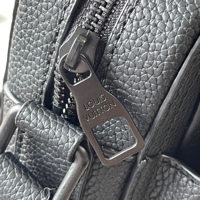LV Boarding Bag M15265 XX051 24cm