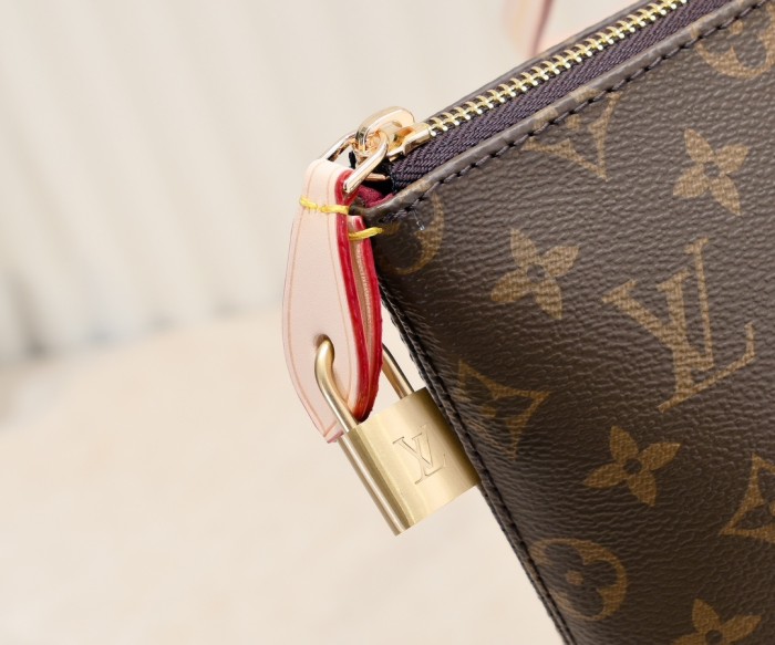 LV Shoulder Bag M42267 XX061071 35-41cm