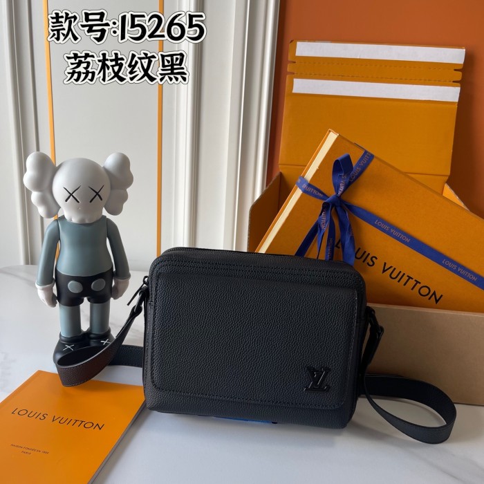 LV Boarding Bag M15265 XX051 24cm