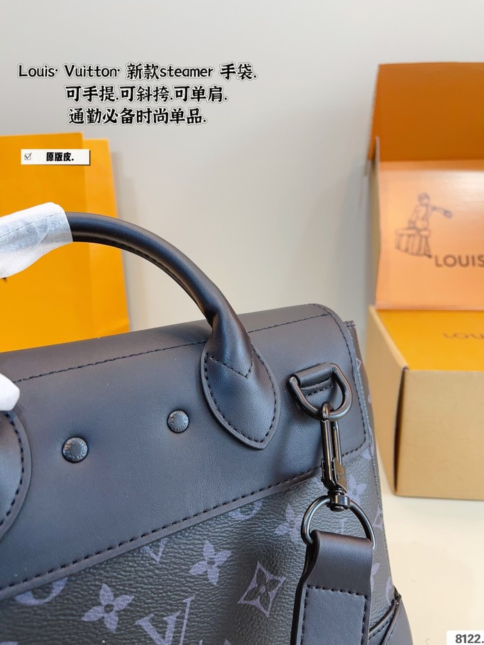 LV Outdoor Bag 195 DB591512 25cm