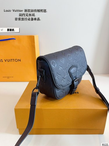 LV Outdoor Bag 190 DB522 20cm