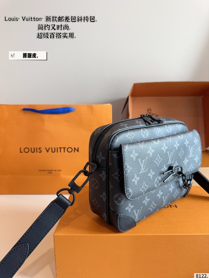 LV Outdoor Bag 186 DB522 24cm