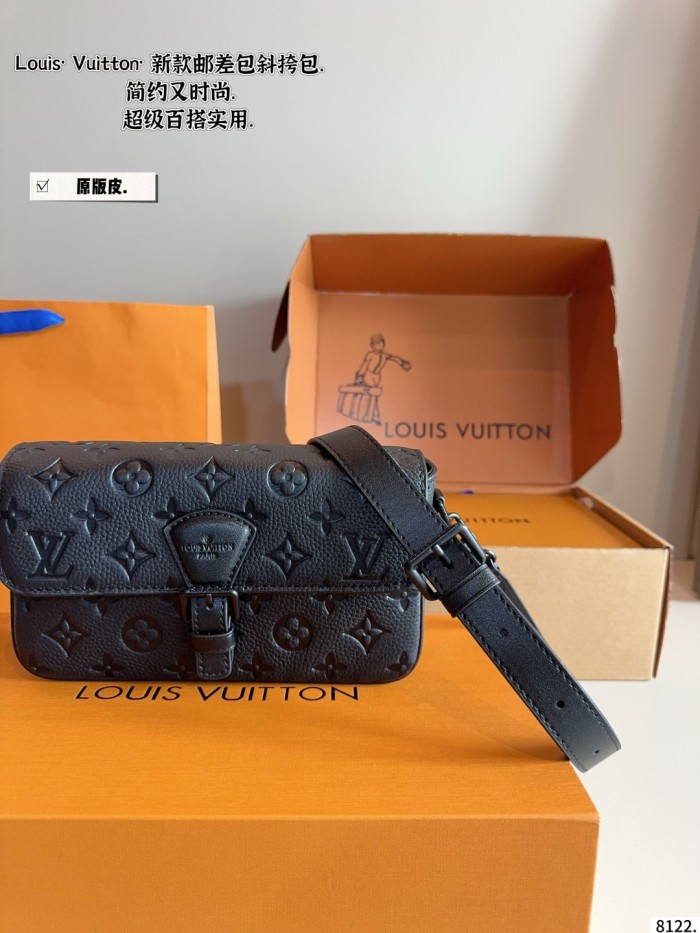 LV Outdoor Bag 185 DB522 22cm