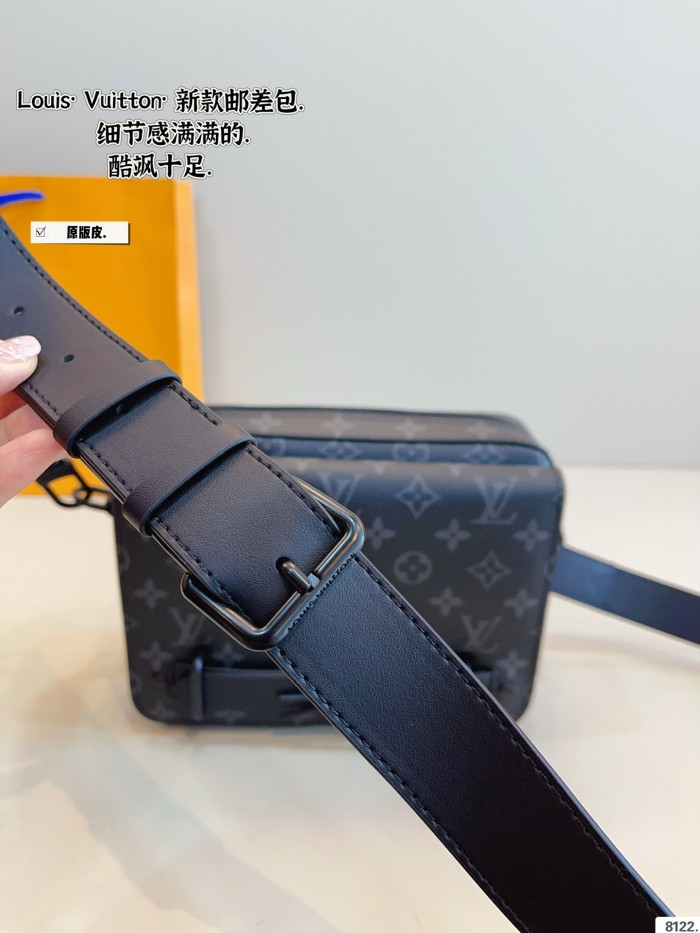 LV Outdoor Bag 193 DB042062 24cm