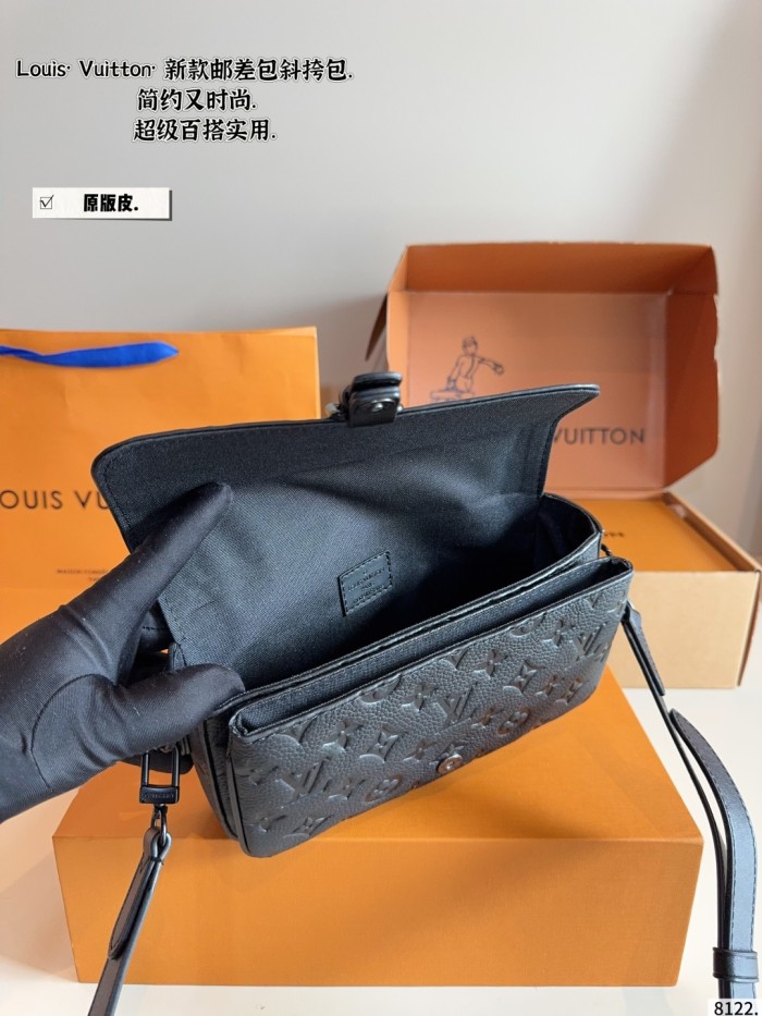 LV Outdoor Bag 185 DB522 22cm