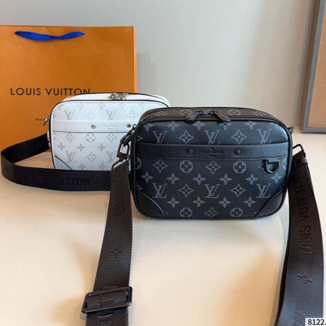 LV Outdoor Bag 187 DB532 24cm