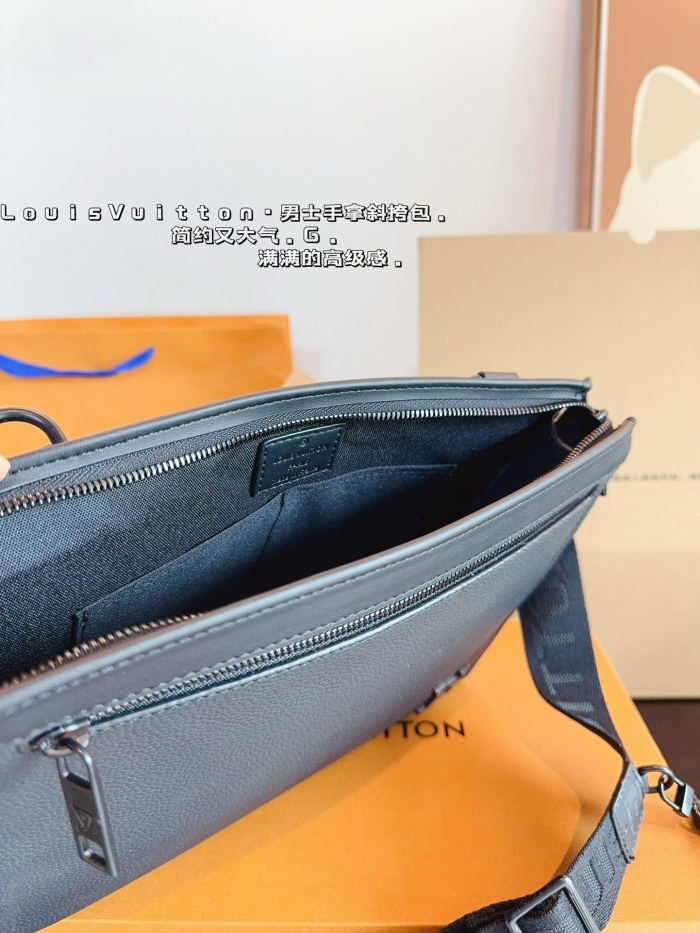 LV Outdoor Bag 191 DB052 28cm