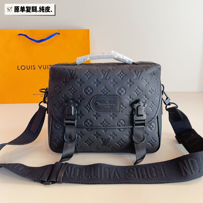 LV Outdoor Bag 194 DB003 29cm