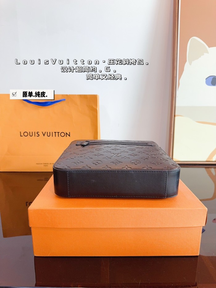 LV Outdoor Bag 207 DB072 27cm