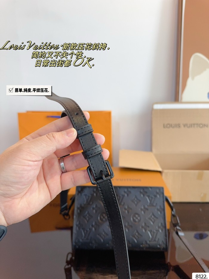LV Outdoor Bag 199 DB532 23cm
