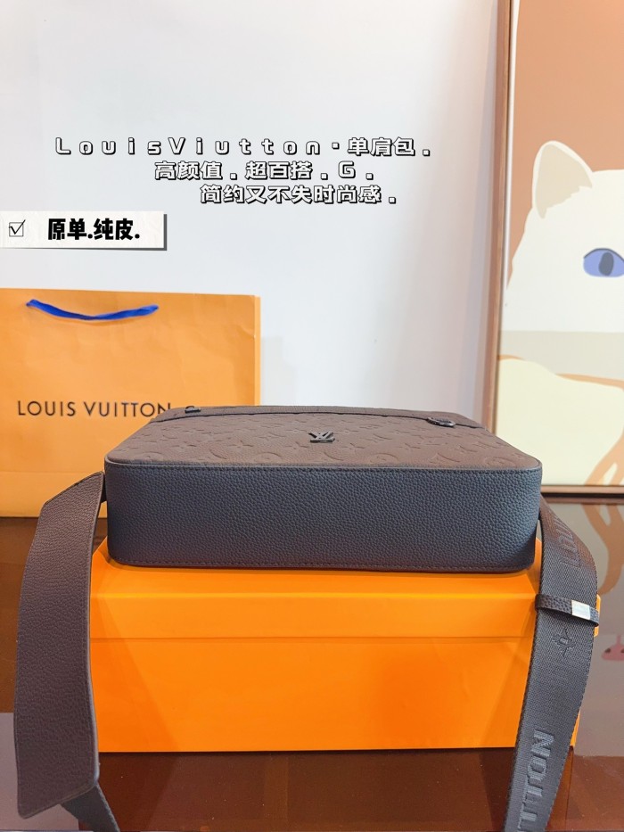 LV Outdoor Bag 208 DB052 31cm