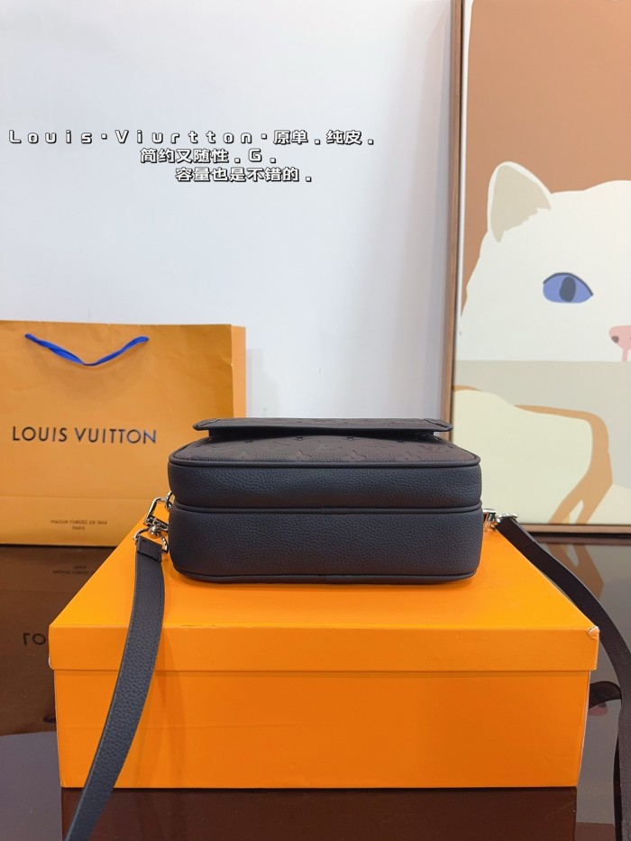 LV Outdoor Bag 204 DB552 24cm
