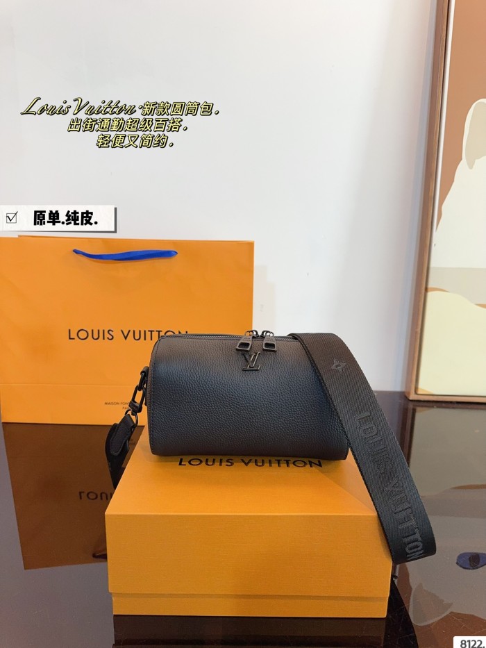 LV Outdoor Bag 198 DB522 19cm