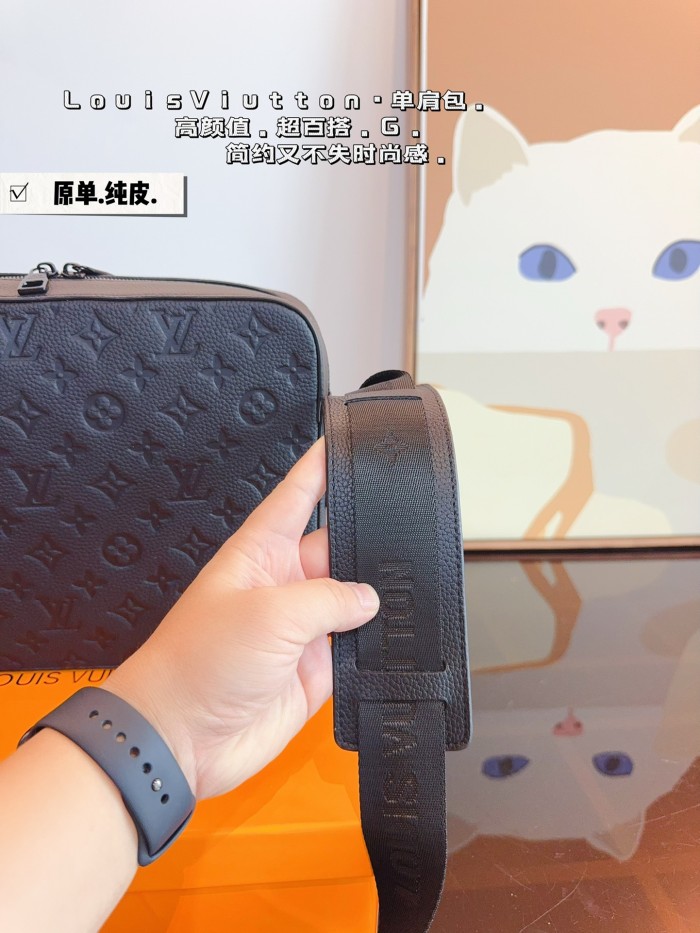 LV Outdoor Bag 208 DB052 31cm