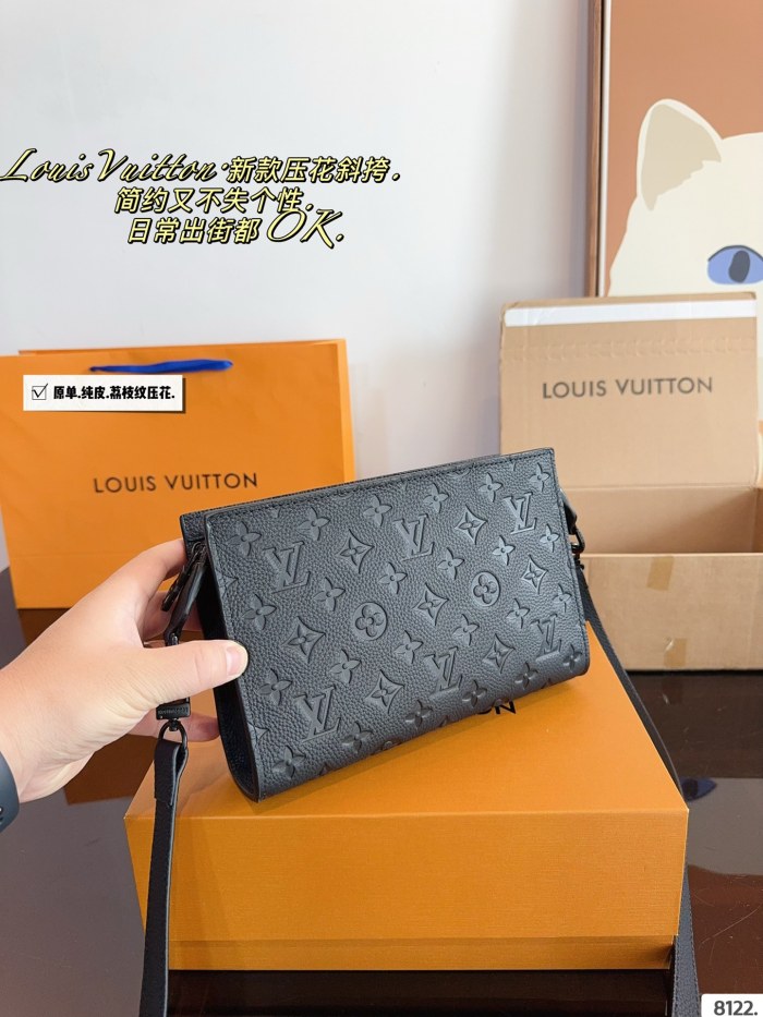 LV Outdoor Bag 199 DB532 23cm