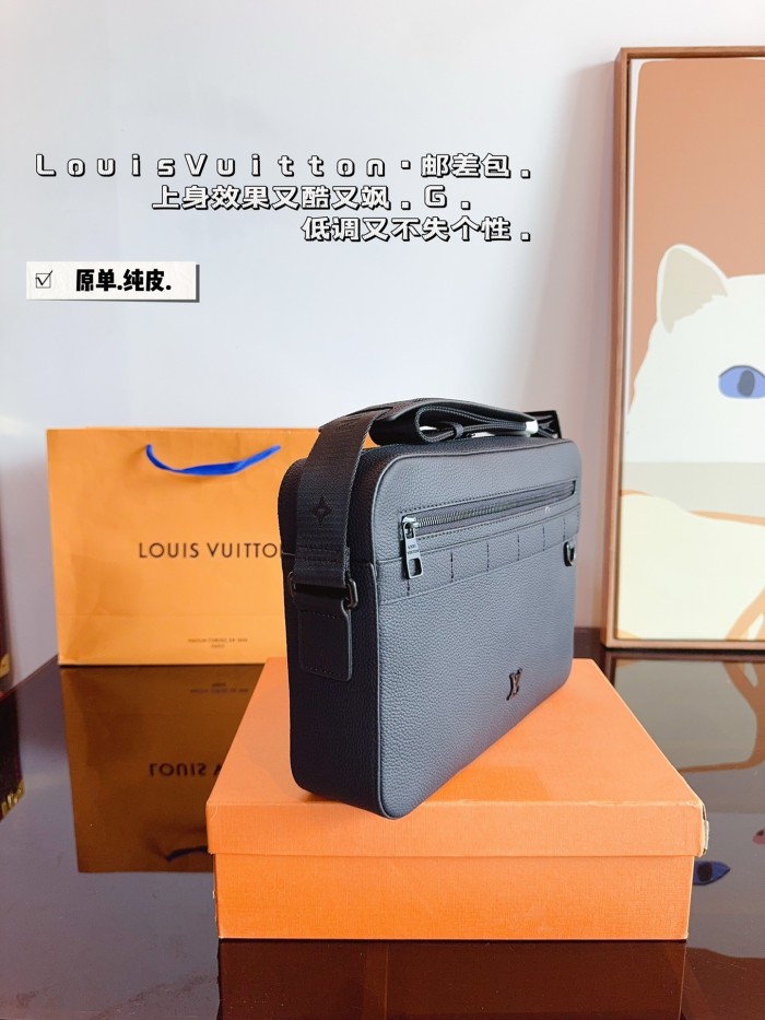 LV Outdoor Bag 208 DB052 31cm