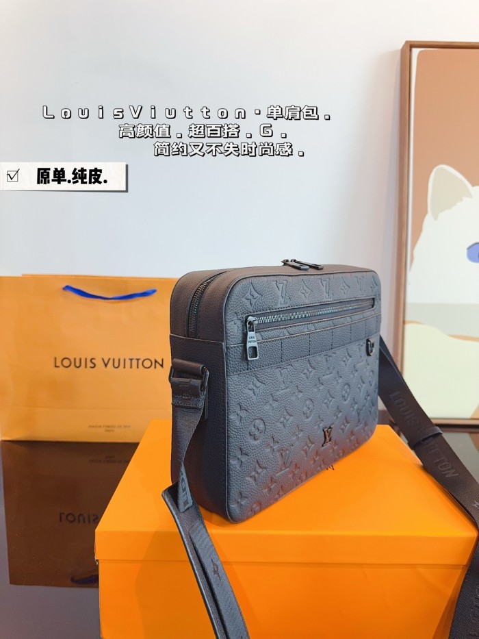 LV Outdoor Bag 208 DB052 31cm