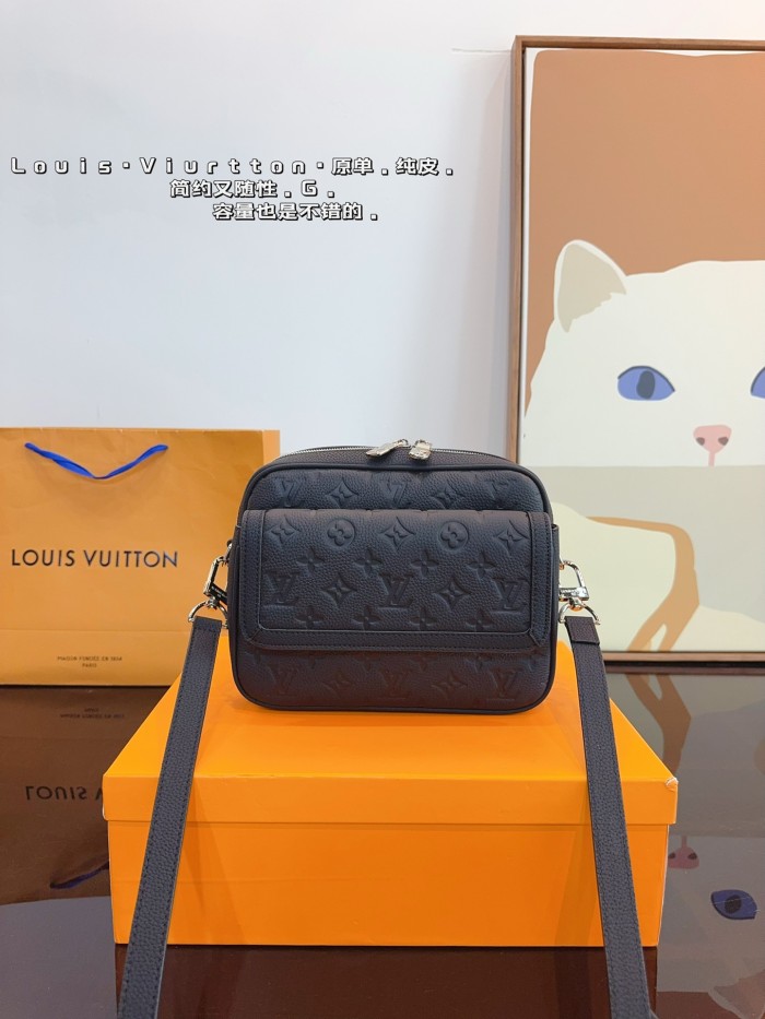 LV Outdoor Bag 204 DB552 24cm