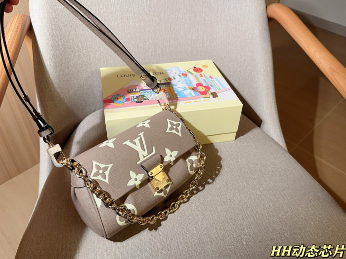 LV Shoulder Bag 229 DB012 24cm