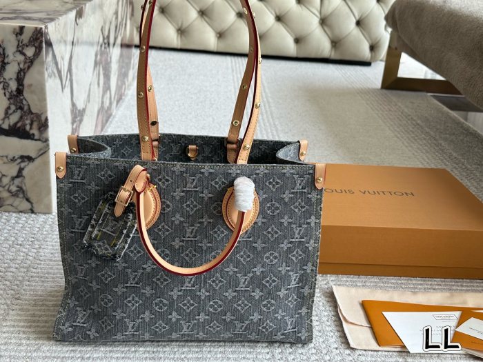 LV OnTheGo Tote 230 DB542 34cm