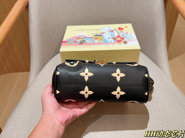 LV Shoulder Bag 229 DB012 24cm