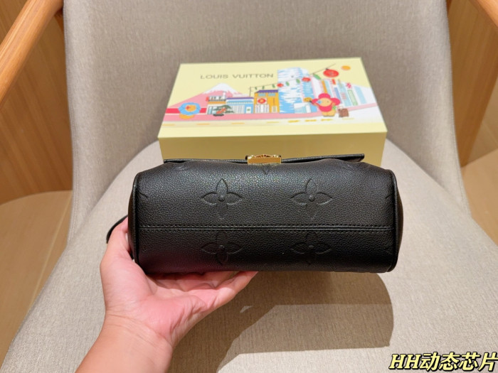 LV Shoulder Bag 229 DB012 24cm