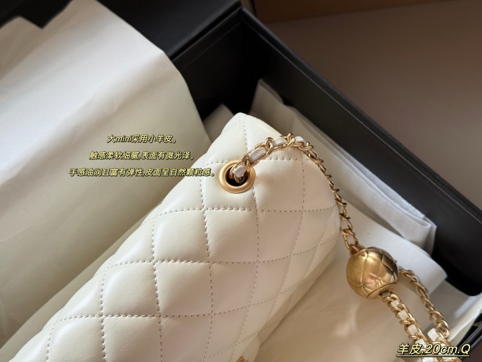 Chanel Shoulder Bag 073 DB532 20cm