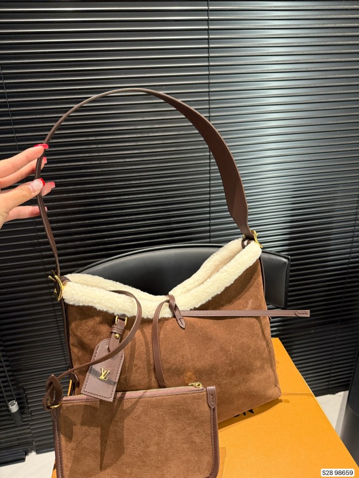 LV Carryall Bag 98659 DB502 30cm
