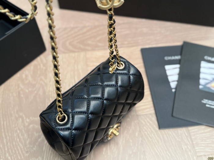 Chanel Shoulder Bag 074 DB571 17-20cm