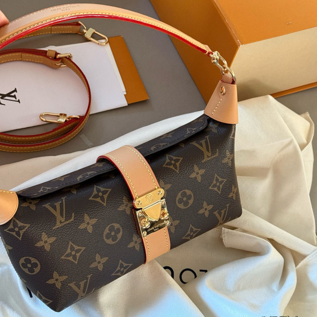 LV Shoulder Bag 235 DB002 21.5cm