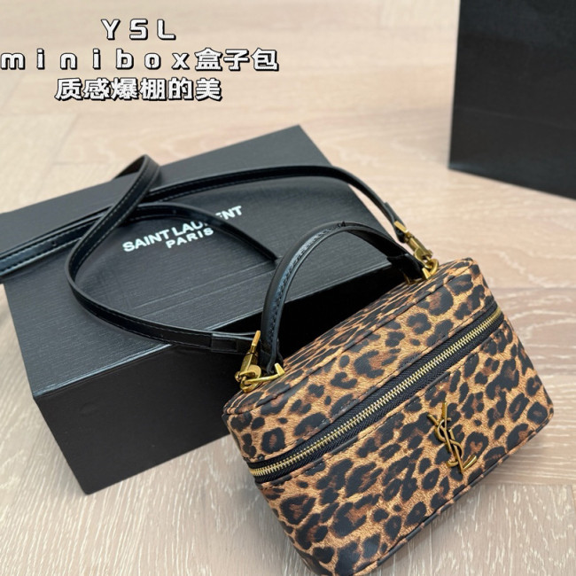 YSL Handbag 069 DB541 18cm