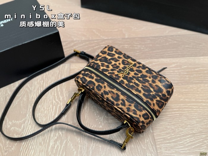 YSL Handbag 069 DB541 18cm