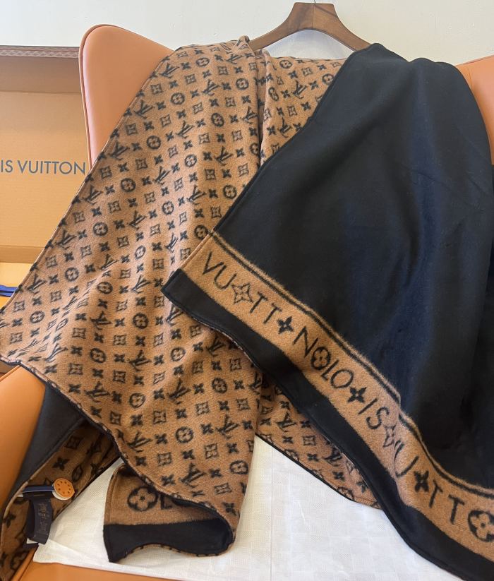 LV scarf 001 150*135cm