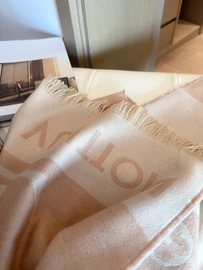 LV scarf 008 180*45cm