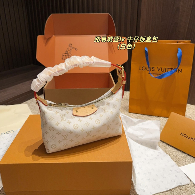 LV Pochette Bag 238 DB571 20cm