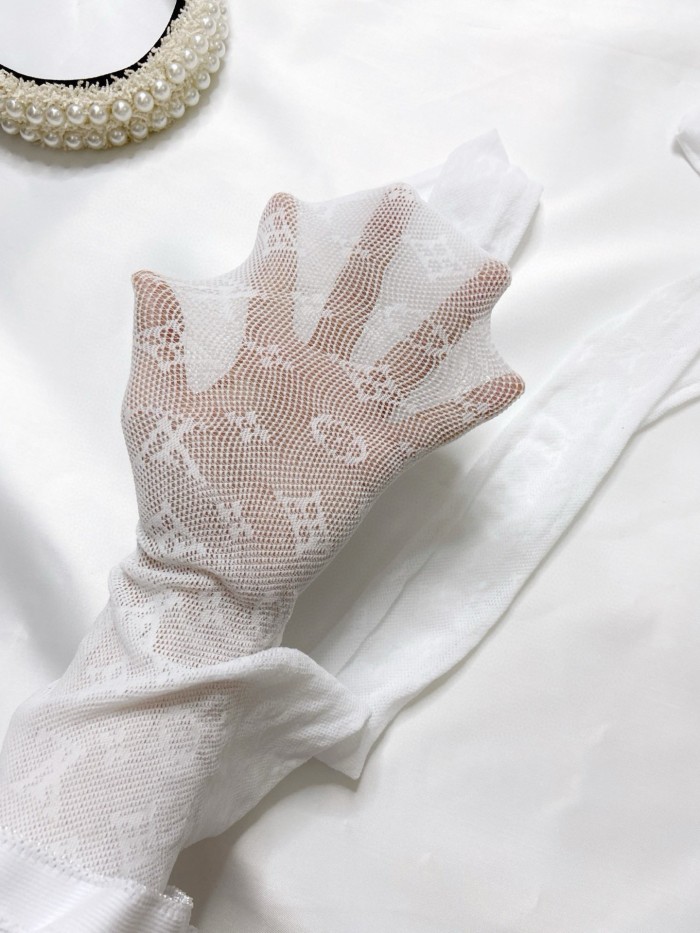 LV Silk Stockings 004